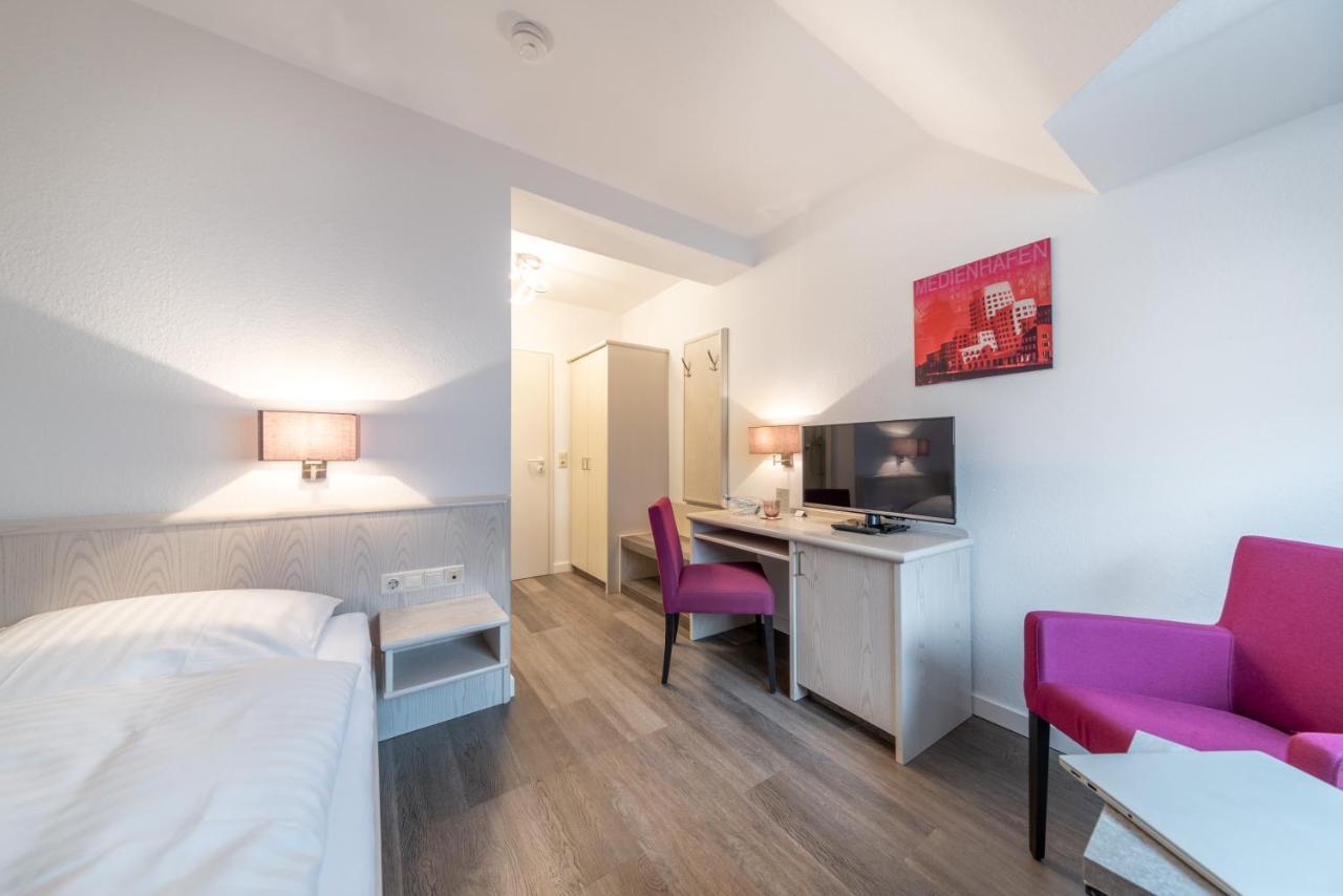 Hotel Zur Krone Meerbusch Εξωτερικό φωτογραφία